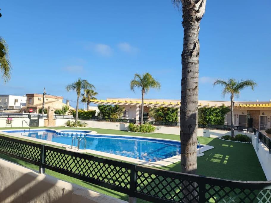 فيلا Magnifico Adosado Con Piscina Y Barbacoa كامبوامور المظهر الخارجي الصورة